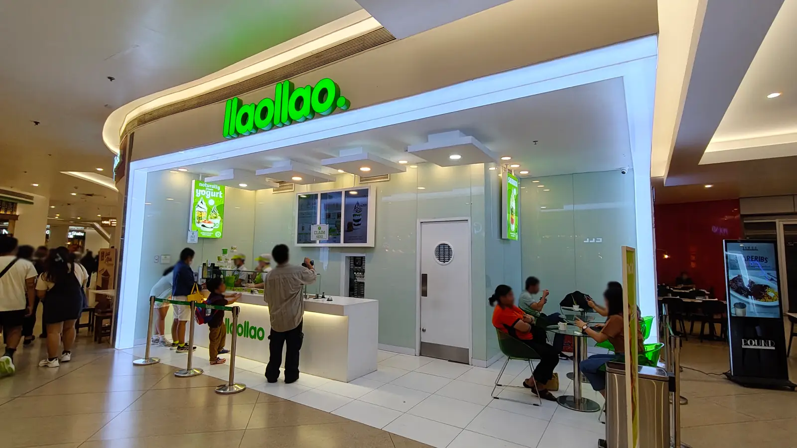 LLAOLLAO in Gateway Mall
